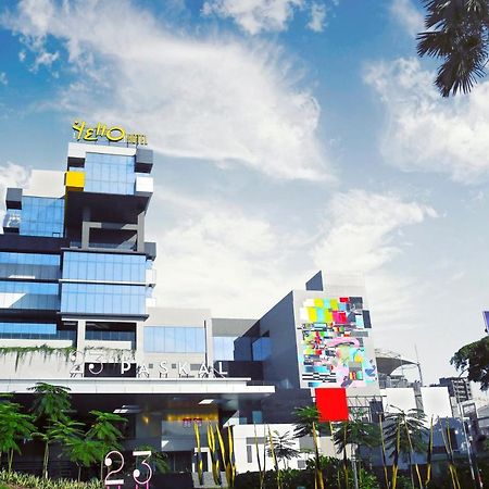 Yello Hotel Paskal Bandung Exterior photo